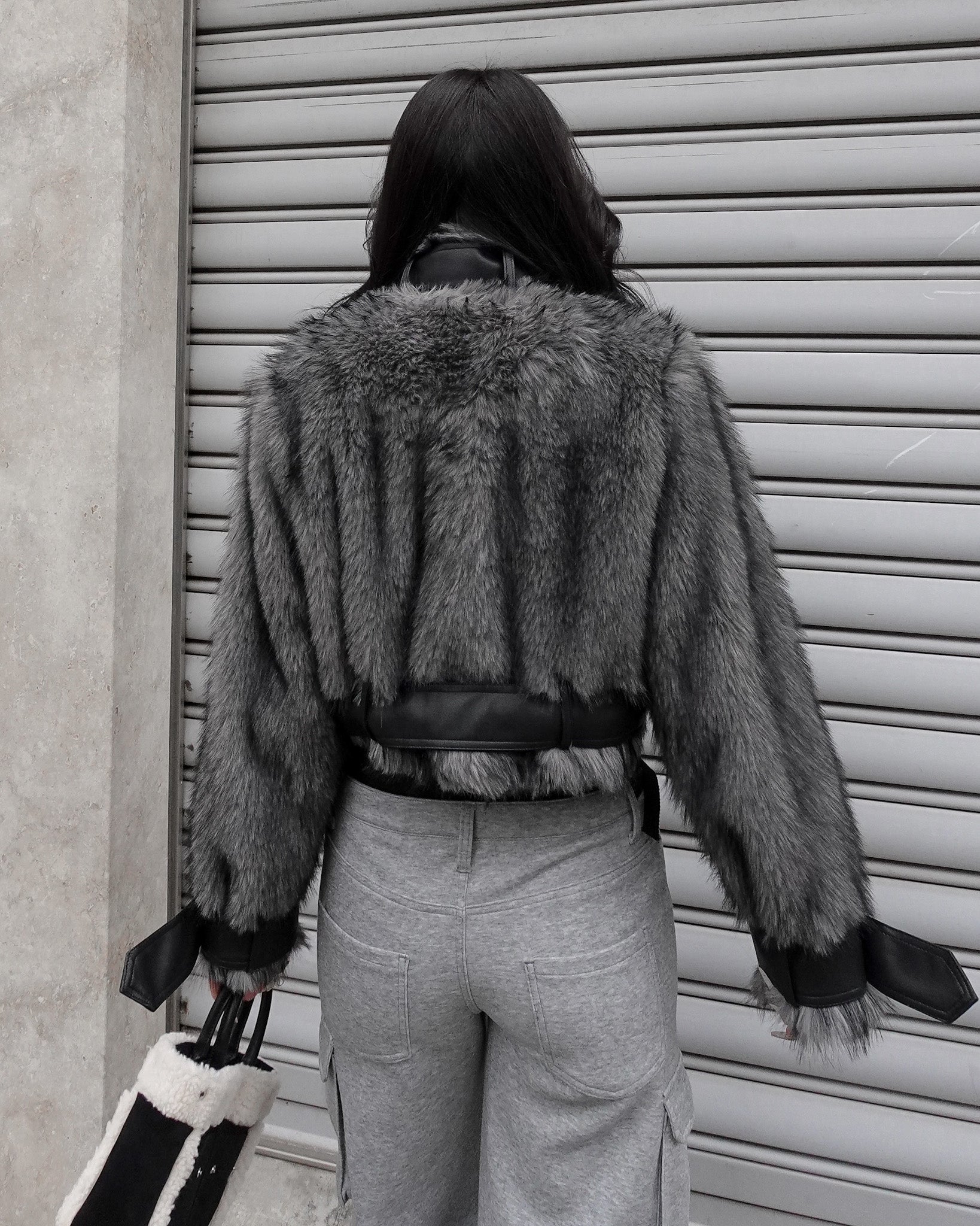 ベルトデザインフェイクファーブルゾン – menot