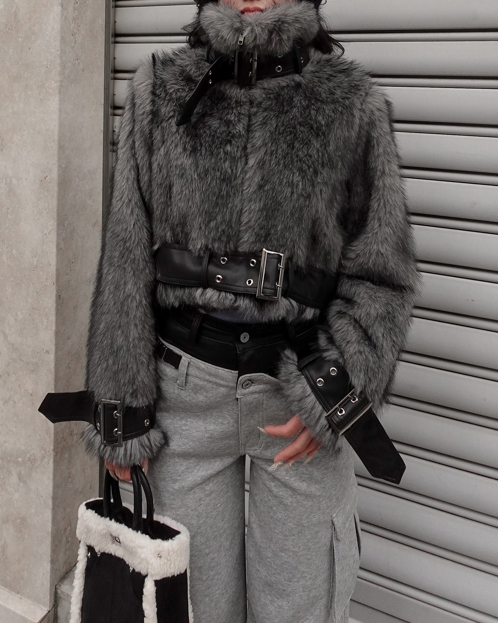 ベルトデザインフェイクファーブルゾン – menot