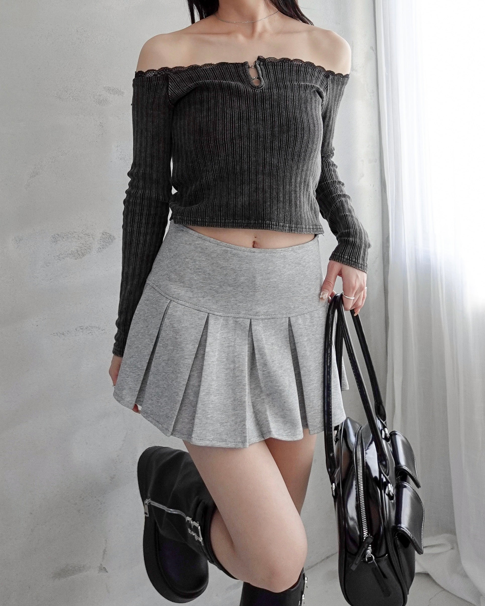 menot プリーツスカート ダークグレー　ショートパンツ menot プリーツショートパンツ ベルト付き スカート平成