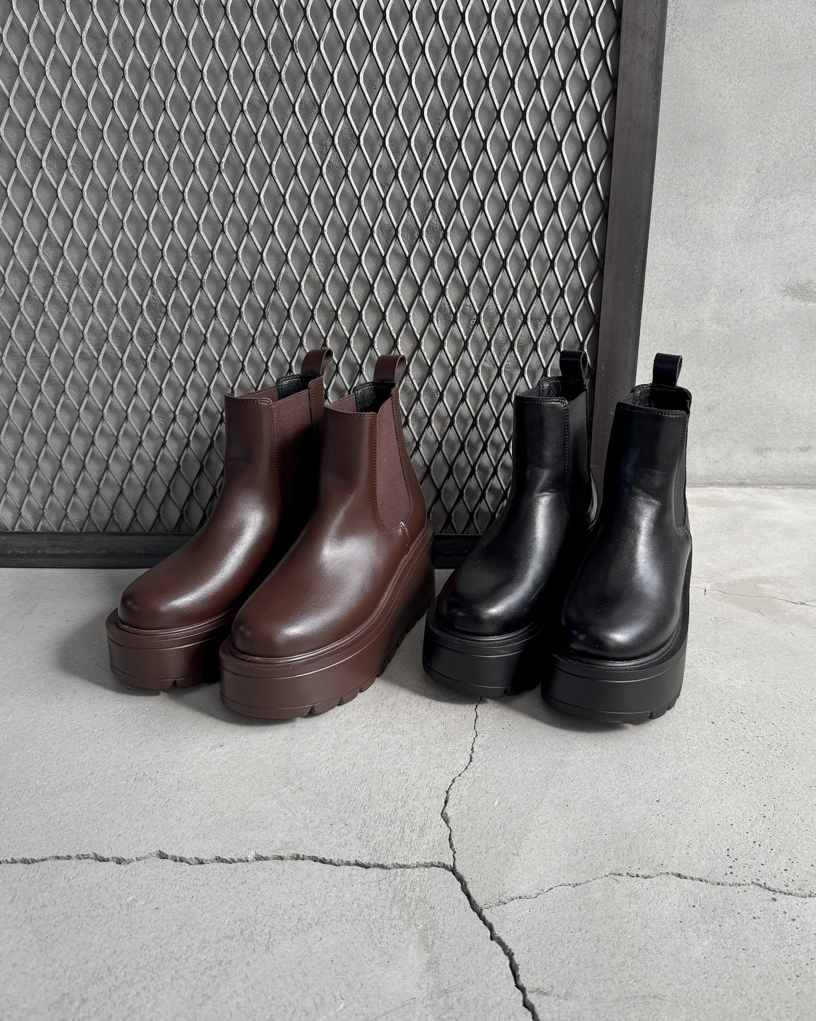 Mロゴサイドゴアショートブーツ – menot