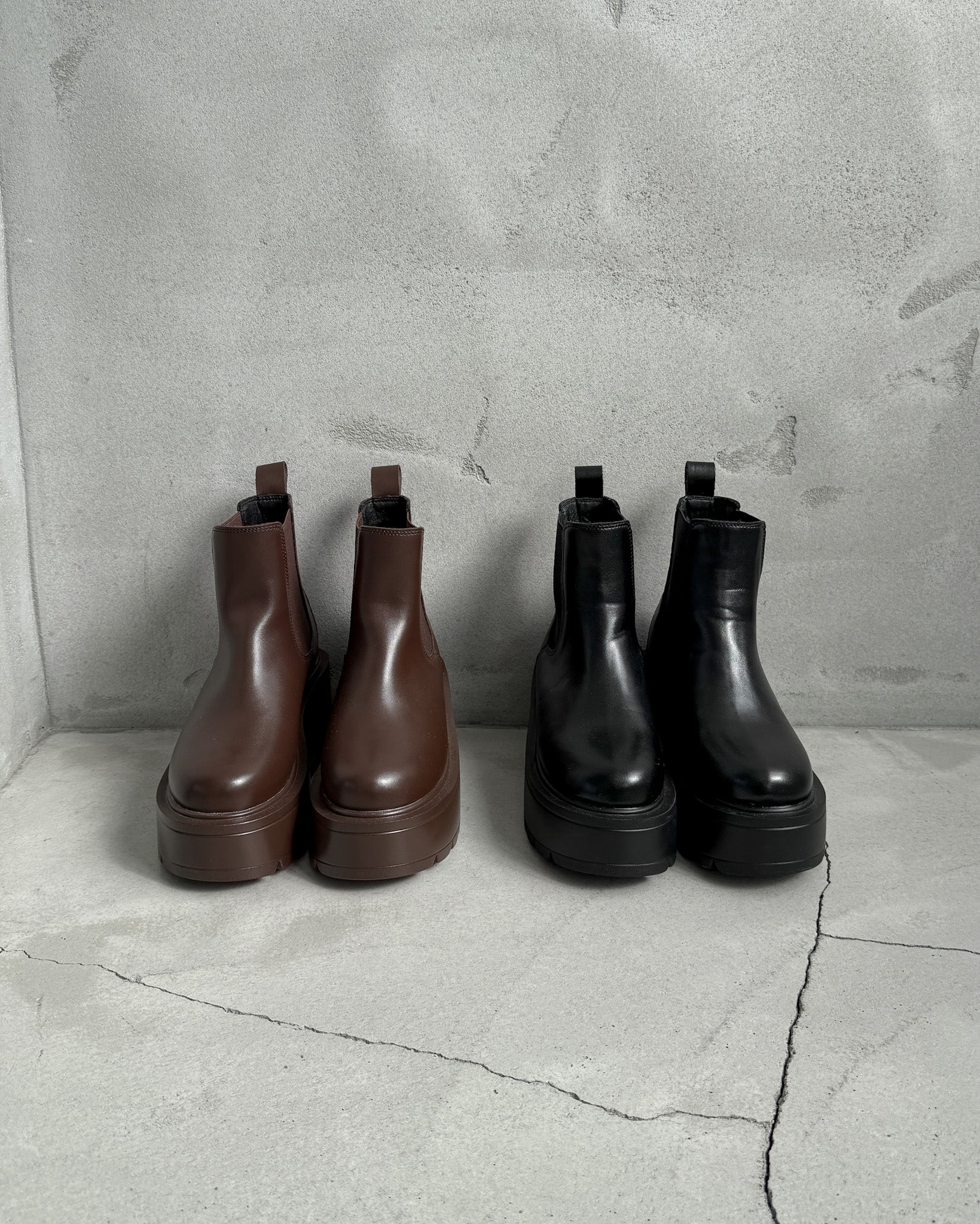 MAISON TOUFET 黒　サイドゴアショートブーツ MAISON TOUFET/メゾン トゥーフェ｜パリ発のシューズブランド「メゾン