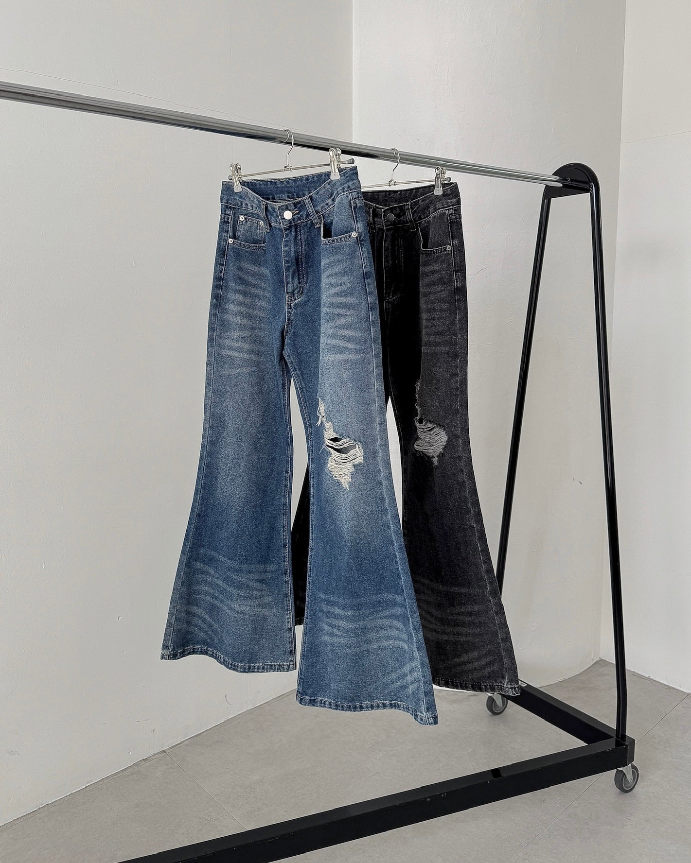 フィットフレアダメージデニムパンツ – menot