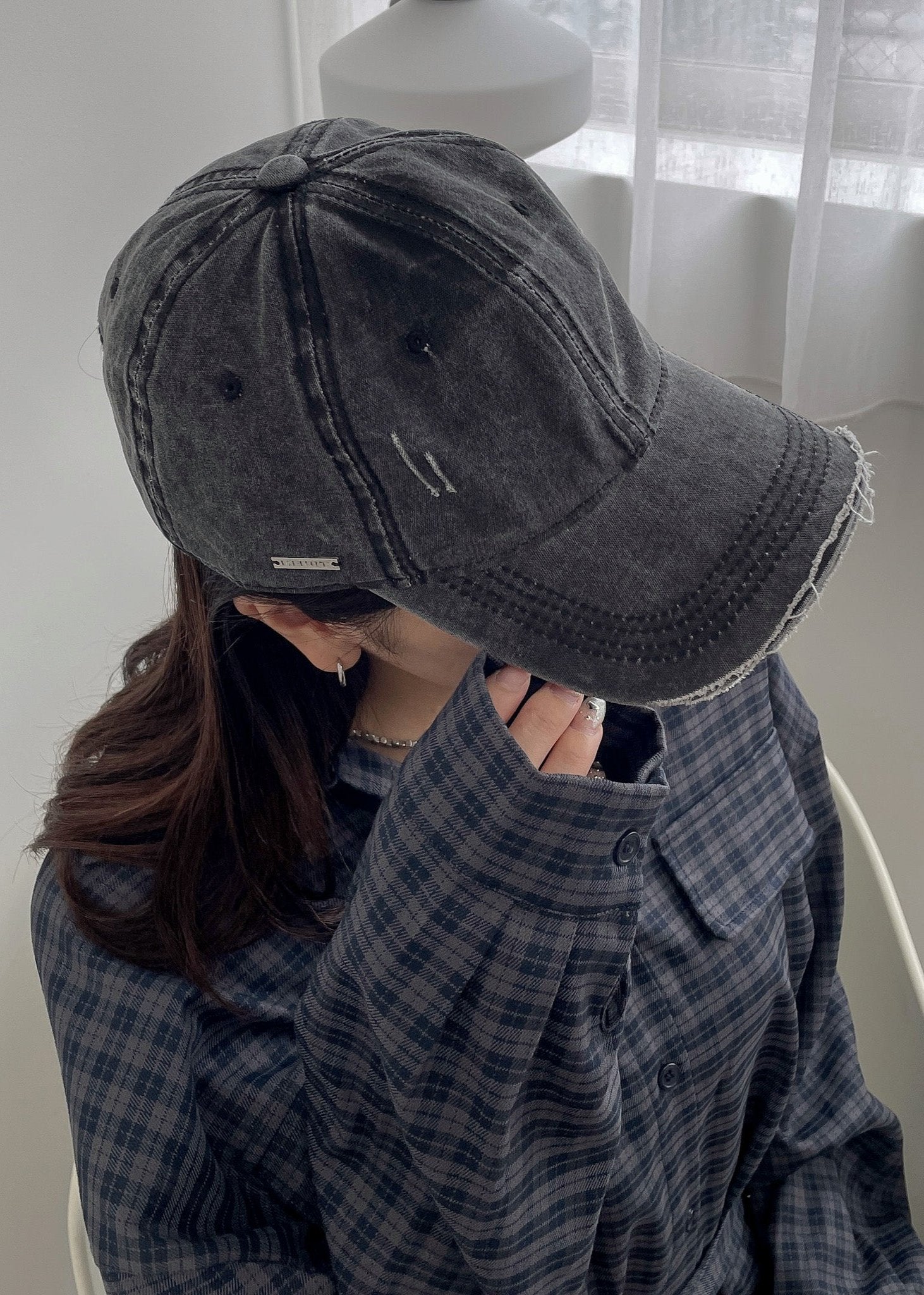 【夏に大活躍】モノグラム デニムハット キャップ Off-White™ - モノグラム デニム バケットハット | HBX - ハイプ
